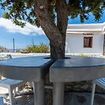Feriehus Madalena's Summer House Adamantas