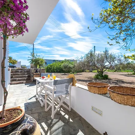 Madalena's Summer House * Adamantas (Milos)