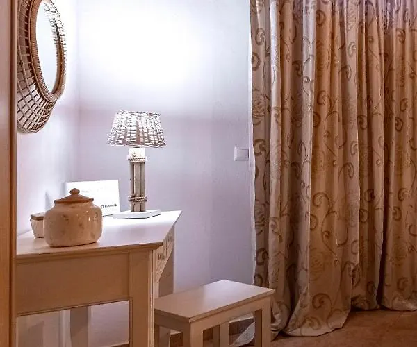 Madalena's Summer House * Adamantas (Milos)