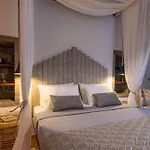 Madalena's Summer House * Adamantas (Milos)
