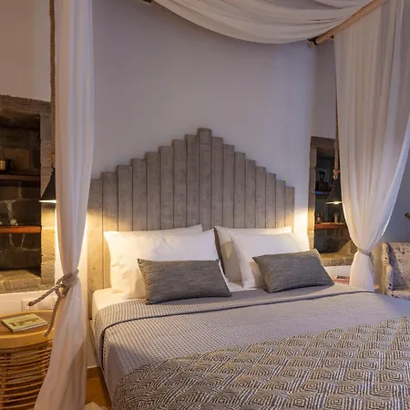 Madalena's Summer House * Adamantas (Milos)